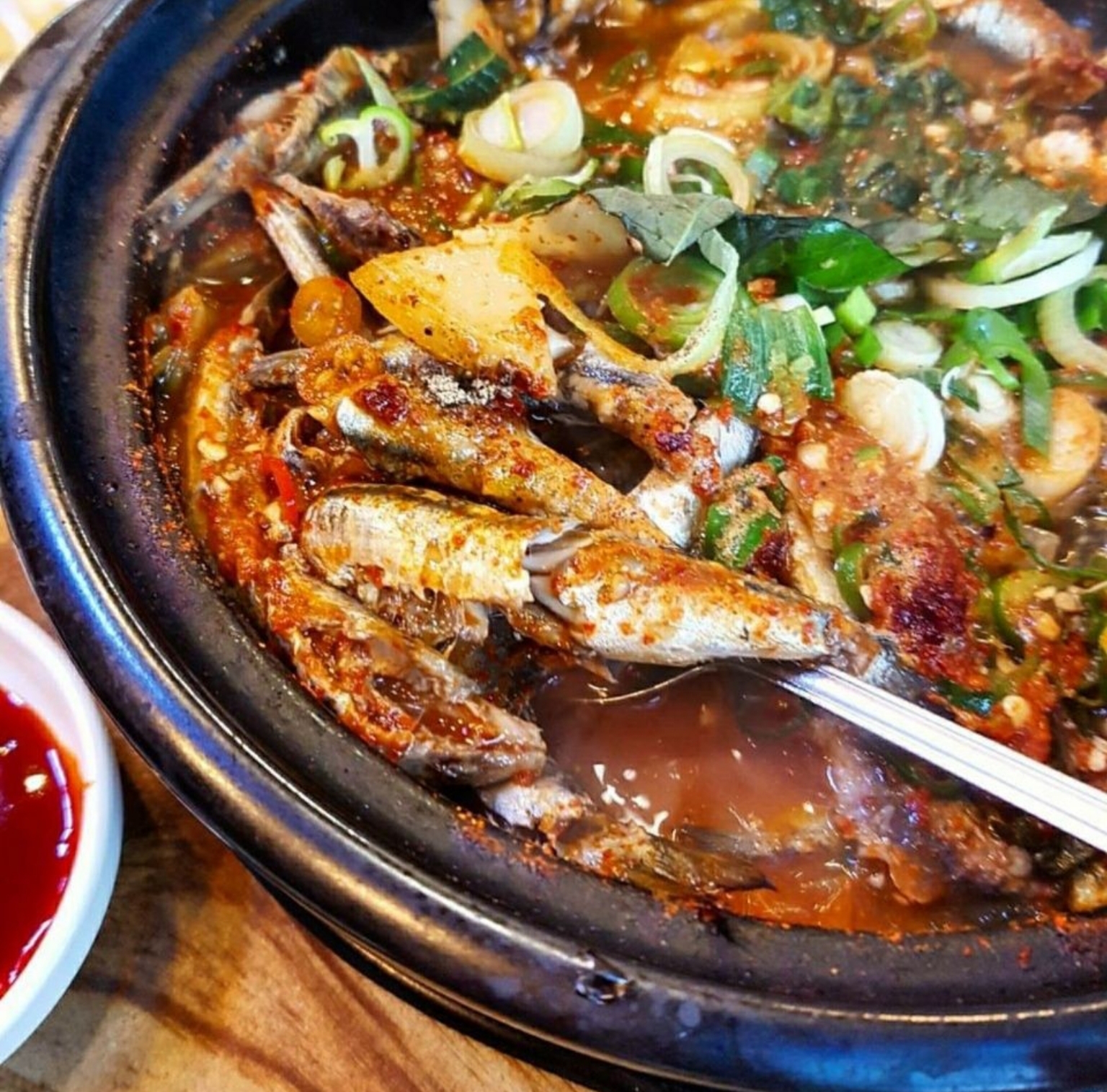 장군멸치회촌