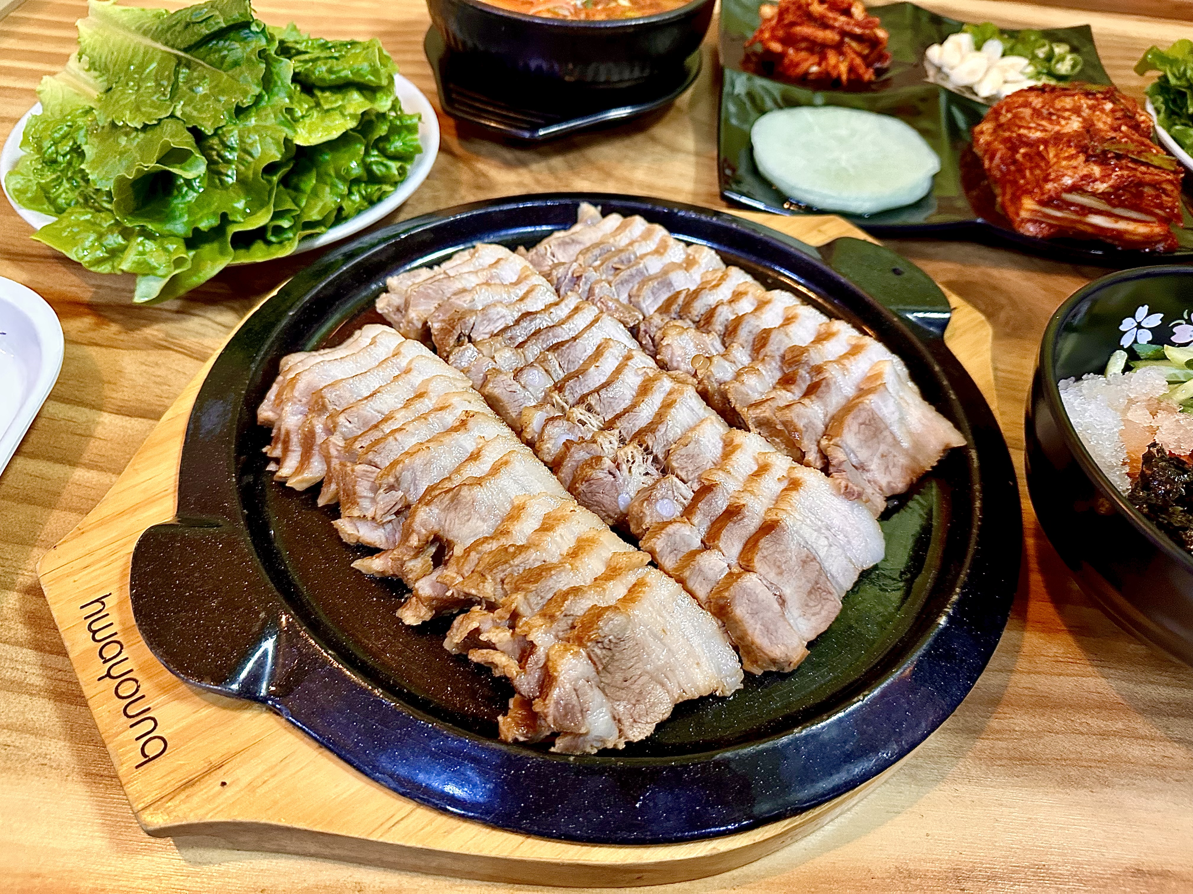 명동보쌈국수