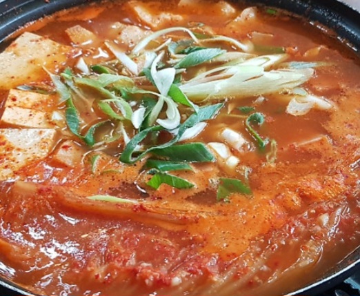야우리김치찌개전문점